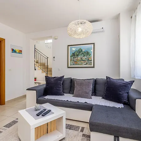 House Cirik בית נופש